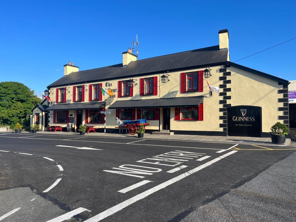 The Village Inn Bohola Exterior photo